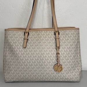 Michael Kors Jet Set Travel Tote